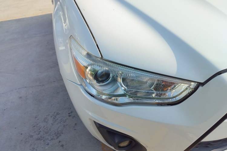 Used Mitsubishi ASX 2013 1.6L Manual Two-Wheel Drive Standard Edition Right Front Headlight