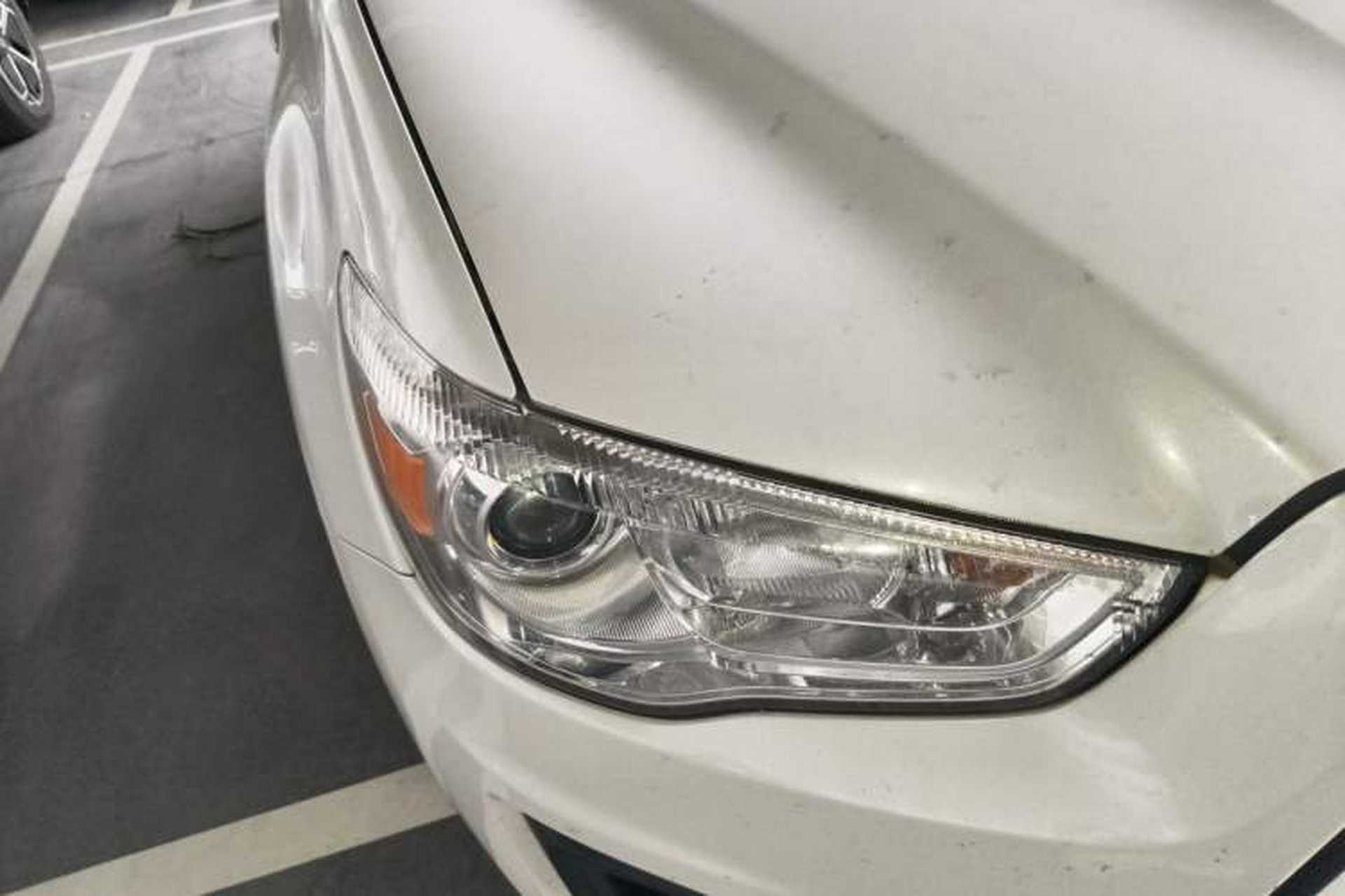 Used Mitsubishi ASX 2013 2.0L CVT Two-Wheel Drive Elite Edition Right Front Headlight