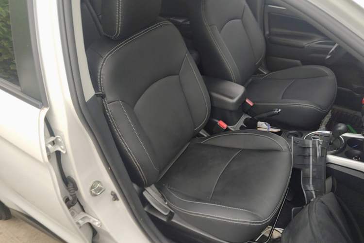 Used Mitsubishi ASX 2013 2.0L CVT Two-Wheel Drive Tech Edition Right Front Seat