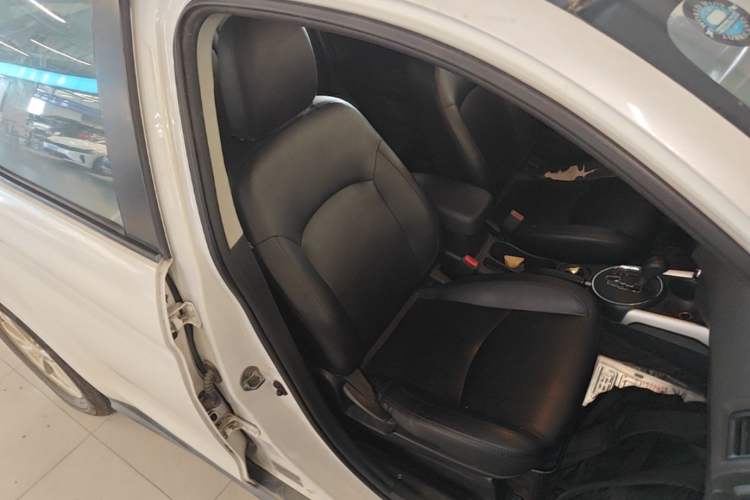 Used Mitsubishi ASX 2013 2.0L CVT Two-Wheel Drive Elite Edition Right Front Seat