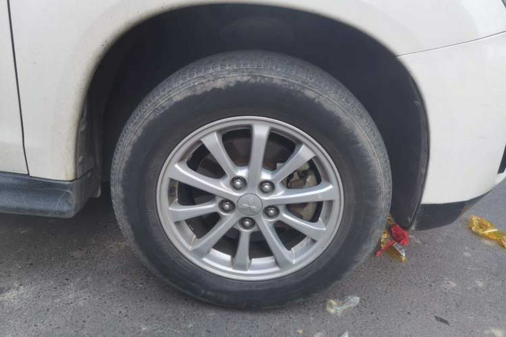 Used Mitsubishi ASX 2013 2.0L CVT Two-Wheel Drive Elite Edition Right Front Wheel Hub