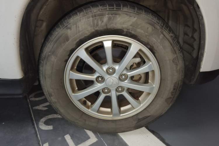 Used Mitsubishi ASX 2013 1.6L Manual Two-Wheel Drive Standard Edition Right Front Wheel Hub