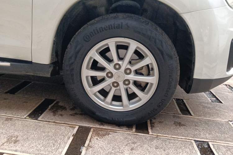 Used Mitsubishi ASX 2013 2.0L CVT Two-Wheel Drive Elite Edition Right Front Wheel Hub