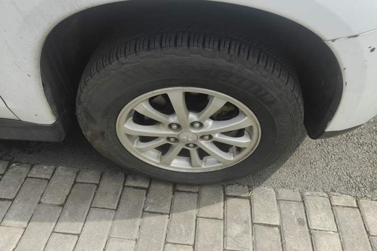Used Mitsubishi ASX 2013 2.0L CVT Two-Wheel Drive Elite Edition Right Front Wheel Hub