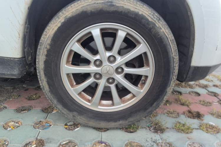 Used Mitsubishi ASX 2013 2.0L Manual Two-Wheel Drive Comfort Edition Right Front Wheel Hub