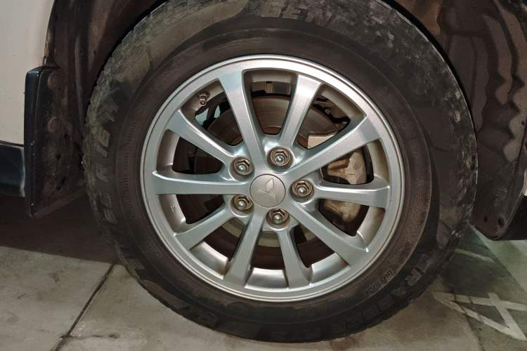Used Mitsubishi ASX 2013 1.6L Manual Two-Wheel Drive Standard Edition Right Front Wheel Hub