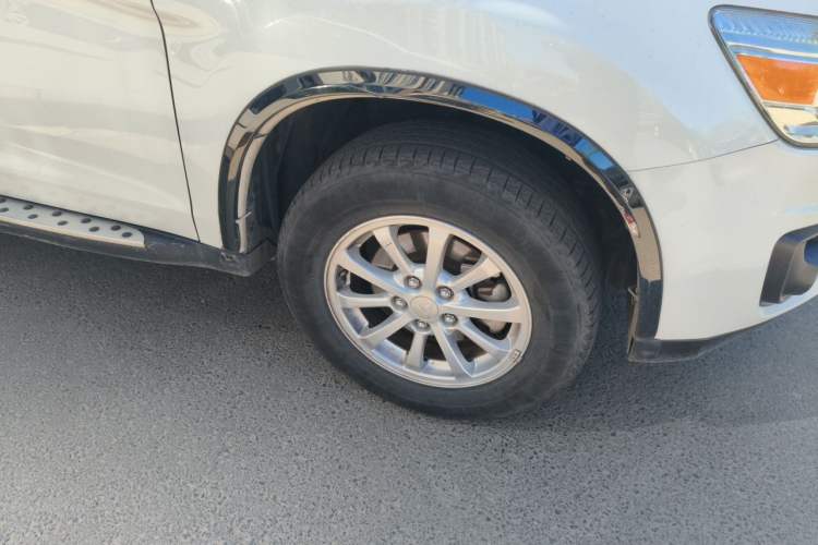Used Mitsubishi ASX 2013 2.0L Manual Two-Wheel Drive Comfort Edition Right Front Wheel Hub