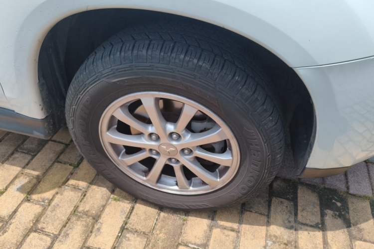 Used Mitsubishi ASX 2013 2.0L CVT Two-Wheel Drive Elite Edition Right Front Wheel Hub