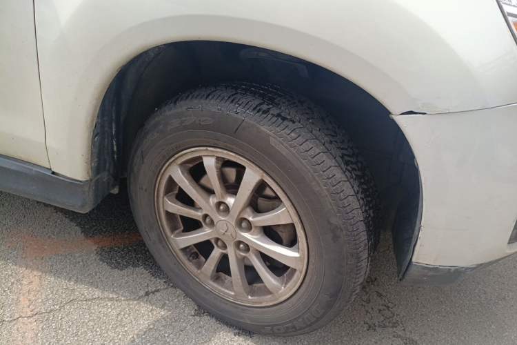 Used Mitsubishi ASX 2013 2.0L CVT Two-Wheel Drive Elite Edition Right Front Wheel Hub
