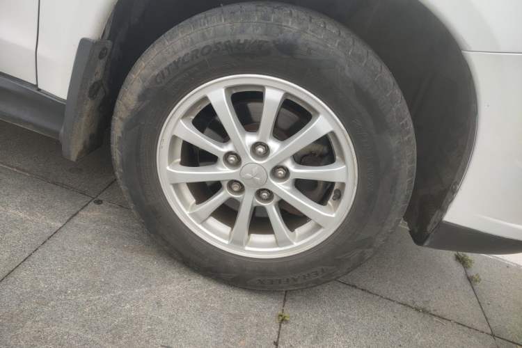 Used Mitsubishi ASX 2013 1.6L Manual Two-Wheel Drive Standard Edition Right Front Wheel Hub