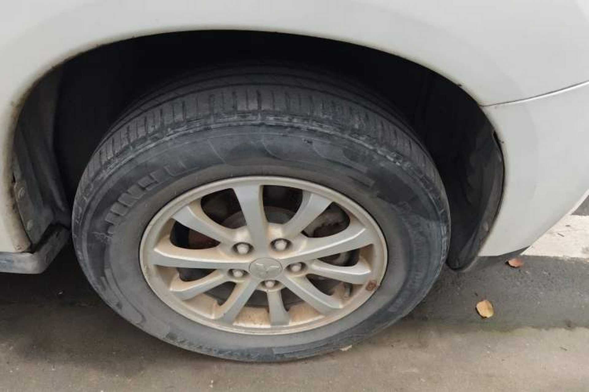 Used Mitsubishi ASX 2013 2.0L CVT Two-Wheel Drive Elite Edition Right Front Wheel Hub