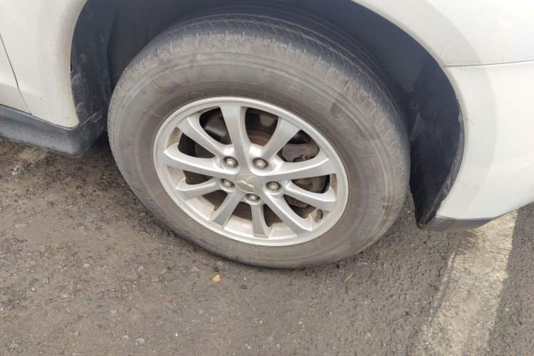 Used Mitsubishi ASX 2013 2.0L CVT Two-Wheel Drive Luxury Edition Right Front Wheel Hub