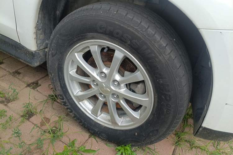 Used Mitsubishi ASX 2013 2.0L CVT Two-Wheel Drive Elite Edition Right Front Wheel Hub