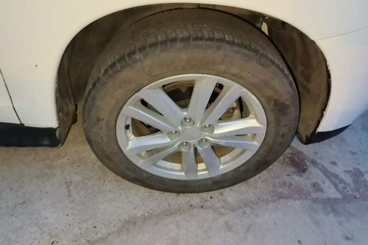 Used Mitsubishi ASX 2013 2.0L CVT Four-Wheel Drive Premium Edition Right Front Wheel Hub