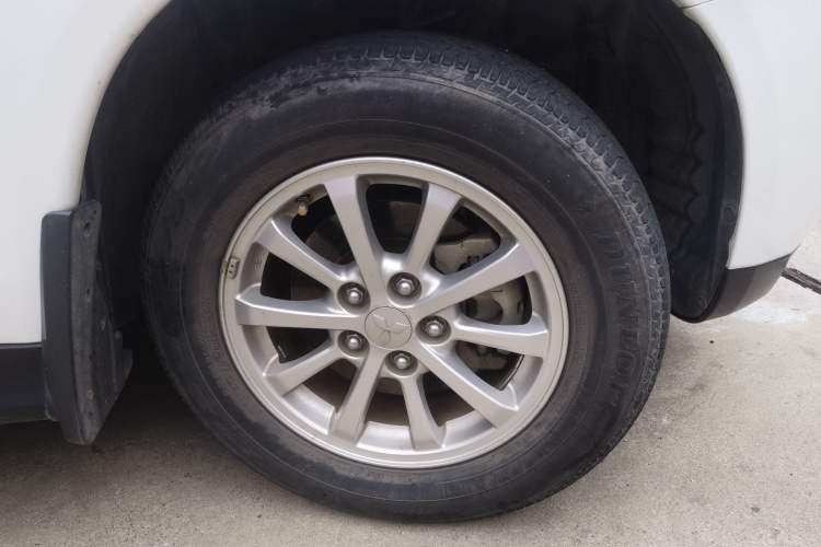 Used Mitsubishi ASX 2013 1.6L Manual Two-Wheel Drive Standard Edition Right Front Wheel Hub