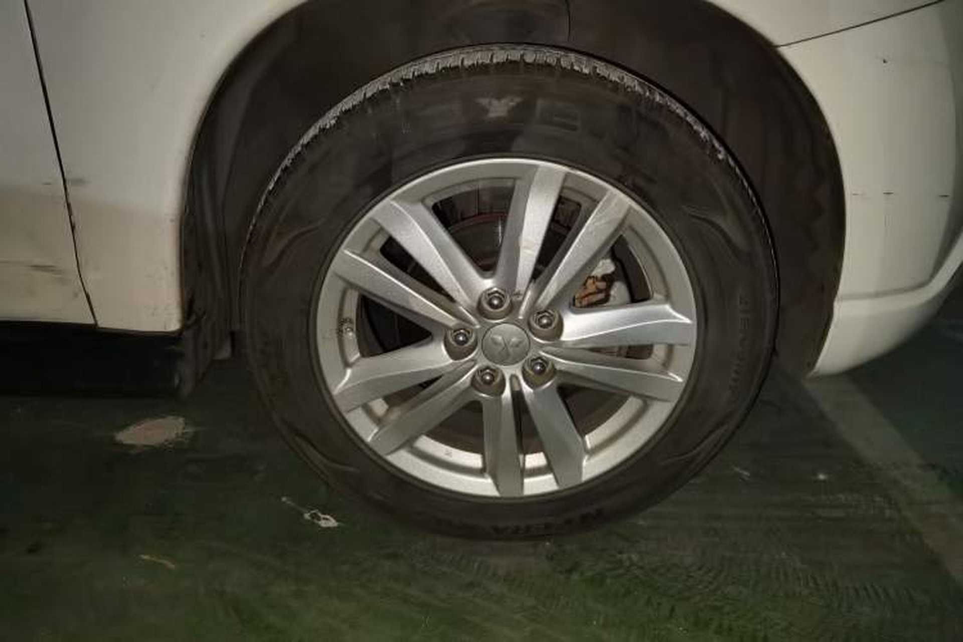 Used Mitsubishi ASX 2013 2.0L CVT Four-Wheel Drive Premium Edition Right Front Wheel Hub