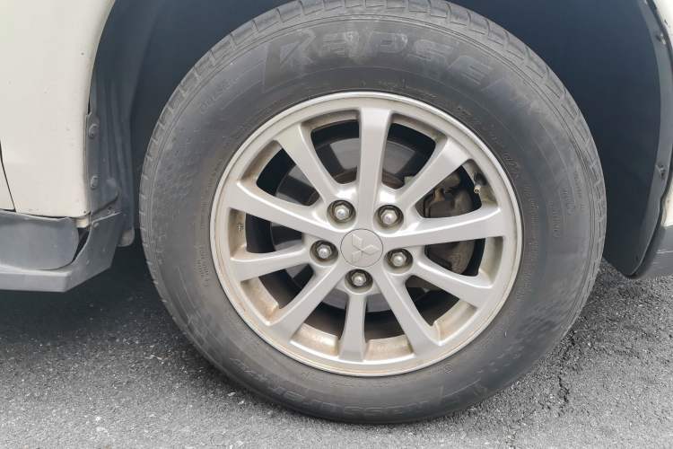 Used Mitsubishi ASX 2013 1.6L Manual Two-Wheel Drive Standard Edition Right Front Wheel Hub