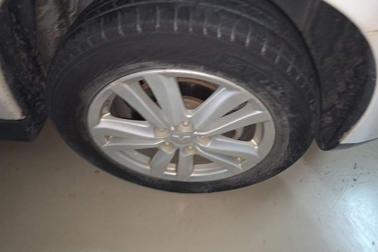 Used Mitsubishi ASX 2013 2.0L CVT 4x4 Flagship Edition Right Front Wheel Hub