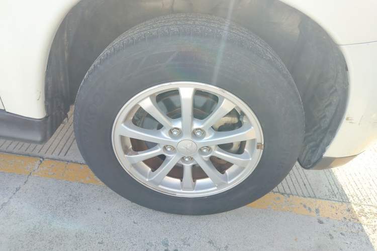 Used Mitsubishi ASX 2013 1.6L Manual Two-Wheel Drive Standard Edition Right Front Wheel Hub