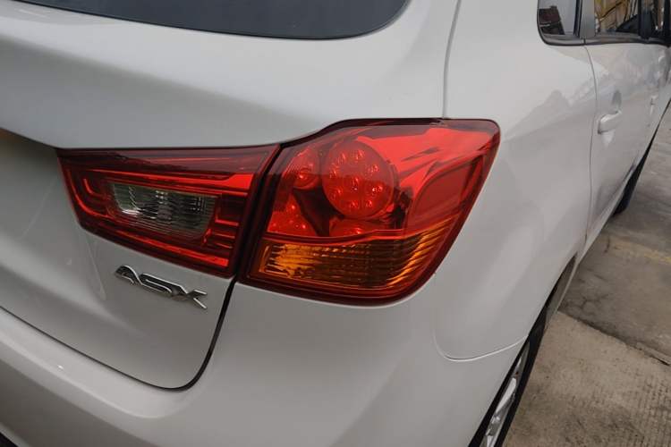Used Mitsubishi ASX 2013 2.0L CVT Two-Wheel Drive Tech Edition Right Rear Taillight