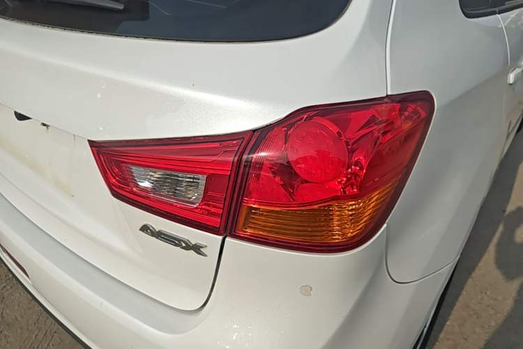 Used Mitsubishi ASX 2013 2.0L CVT Two-Wheel Drive Elite Edition Right Rear Taillight
