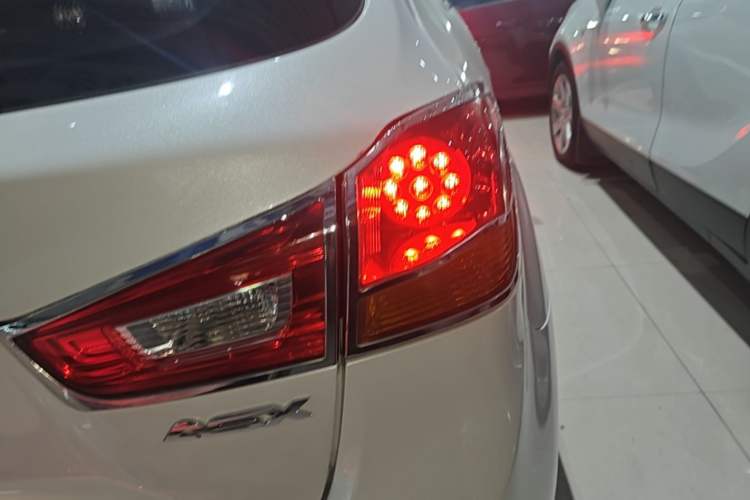 Used Mitsubishi ASX 2013 2.0L CVT Two-Wheel Drive Elite Edition Right Rear Taillight