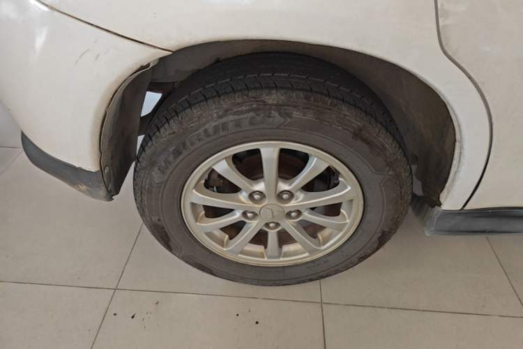 Used Mitsubishi ASX 2013 2.0L CVT Two-Wheel Drive Elite Edition Right Rear Wheel Hub