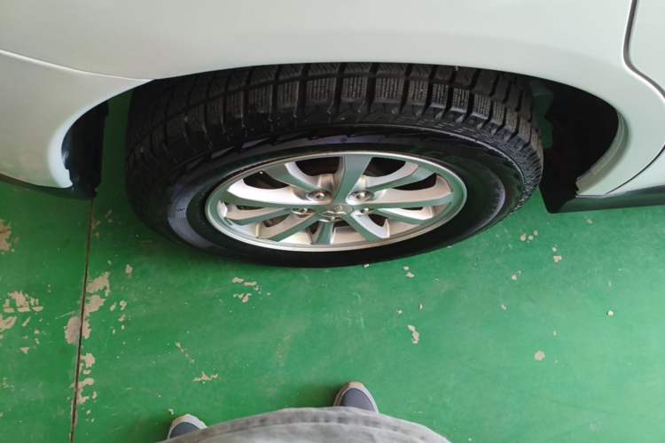 Used Mitsubishi ASX 2013 2.0L CVT Two-Wheel Drive Elite Edition Right Rear Wheel Hub