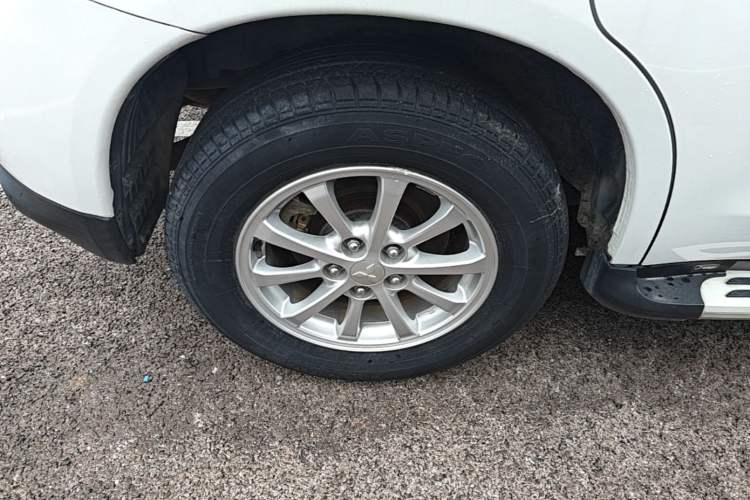 Used Mitsubishi ASX 2013 2.0L CVT Two-Wheel Drive Elite Edition Right Rear Wheel Hub
