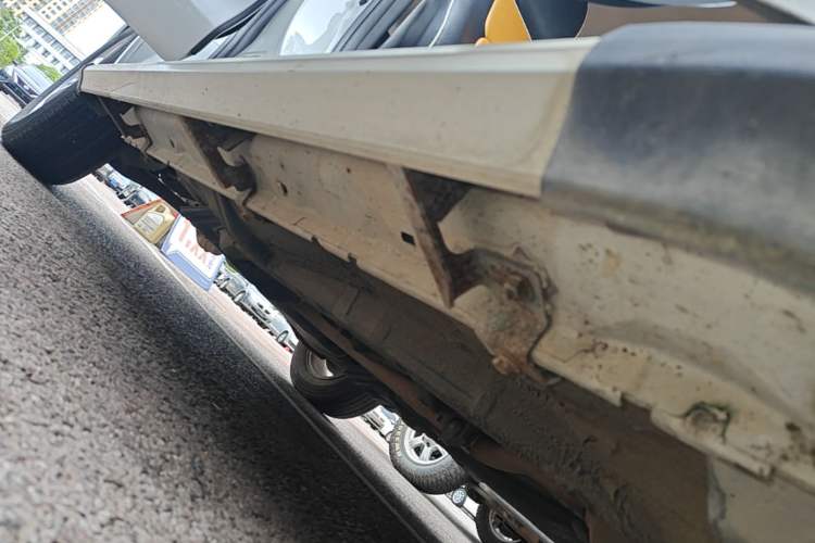 Used Mitsubishi ASX 2013 2.0L CVT Two-Wheel Drive Elite Edition Right Side Sill