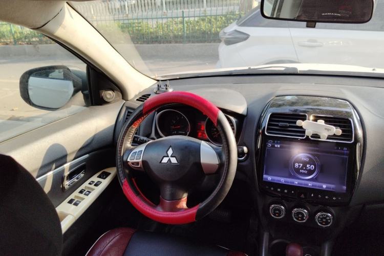 Used Mitsubishi ASX 2013 2.0L CVT Two-Wheel Drive Elite Edition Steering Wheel
