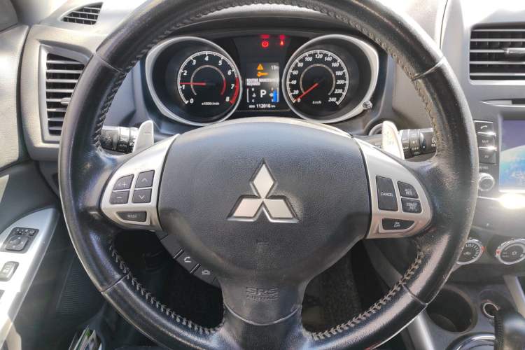 Used Mitsubishi ASX 2013 2.0L CVT 4x4 Flagship Edition Steering Wheel