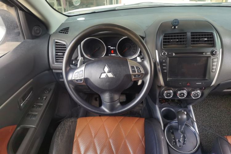 Used Mitsubishi ASX 2013 2.0L CVT Four-Wheel Drive Premium Edition Steering Wheel