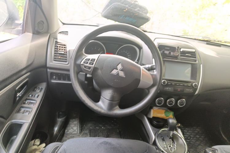 Used Mitsubishi ASX 2013 2.0L CVT Two-Wheel Drive Elite Edition Steering Wheel