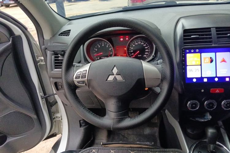 Used Mitsubishi ASX 2013 2.0L CVT Two-Wheel Drive Elite Edition Steering Wheel