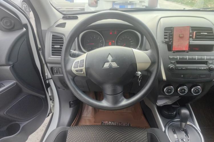 Used Mitsubishi ASX 2013 2.0L CVT Two-Wheel Drive Elite Edition Steering Wheel