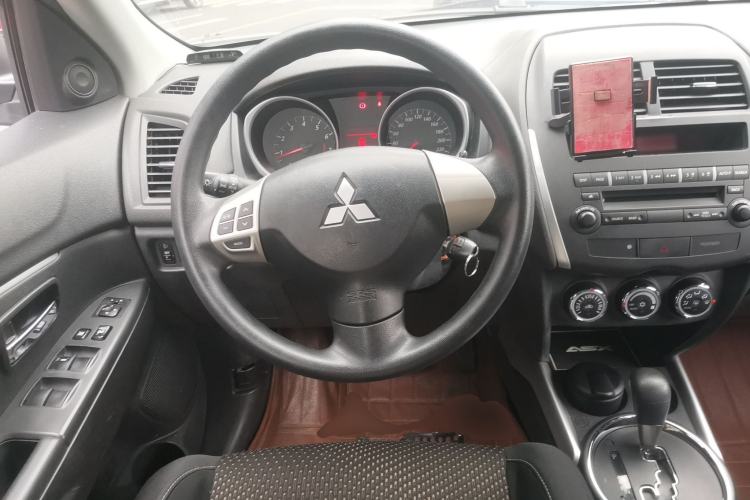 Used Mitsubishi ASX 2013 2.0L CVT Two-Wheel Drive Elite Edition Steering Wheel