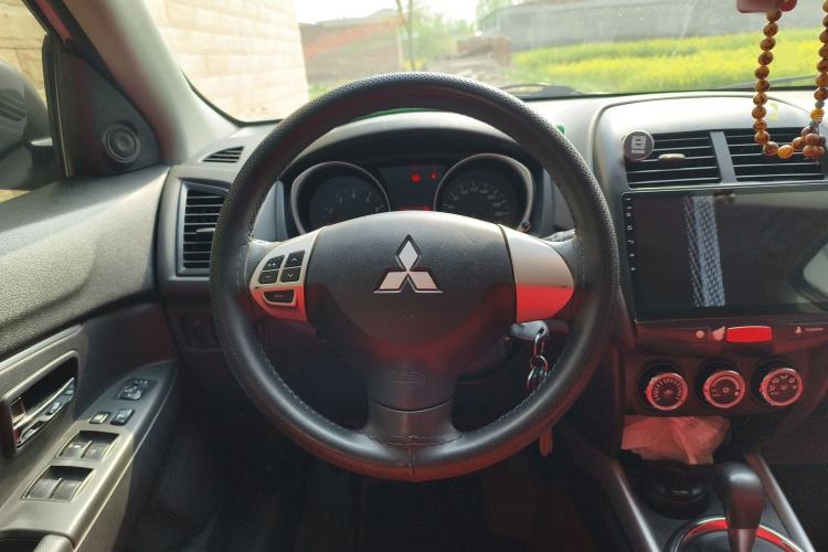 Used Mitsubishi ASX 2013 2.0L CVT Two-Wheel Drive Elite Edition Steering Wheel