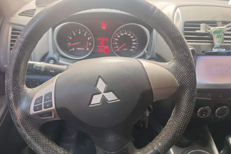Used Mitsubishi ASX 2013 2.0L Manual Two-Wheel Drive Comfort Edition Steering Wheel