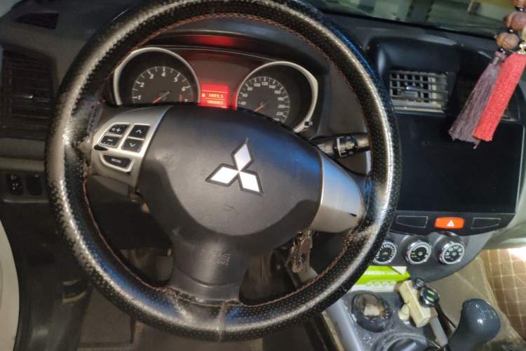 Used Mitsubishi ASX 2013 2.0L Manual Two-Wheel Drive Comfort Edition Steering Wheel