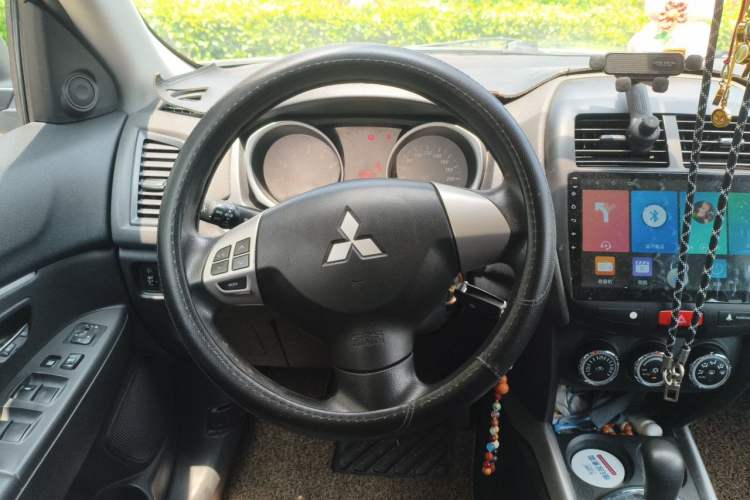 Used Mitsubishi ASX 2013 2.0L CVT Two-Wheel Drive Elite Edition Steering Wheel