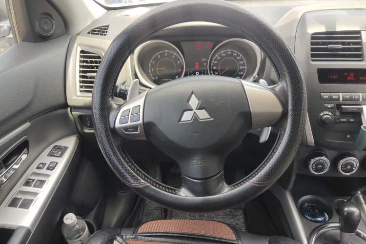 Used Mitsubishi ASX 2013 2.0L CVT Two-Wheel Drive Luxury Edition Steering Wheel