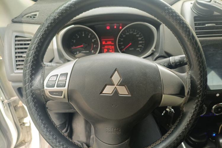 Used Mitsubishi ASX 2013 2.0L CVT Two-Wheel Drive Elite Edition Steering Wheel