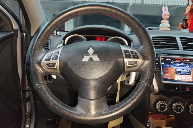 Used Mitsubishi ASX 2013 2.0L CVT Four-Wheel Drive Premium Edition Steering Wheel