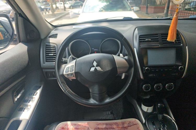 Used Mitsubishi ASX 2013 2.0L CVT Two-Wheel Drive Luxury Edition Steering Wheel