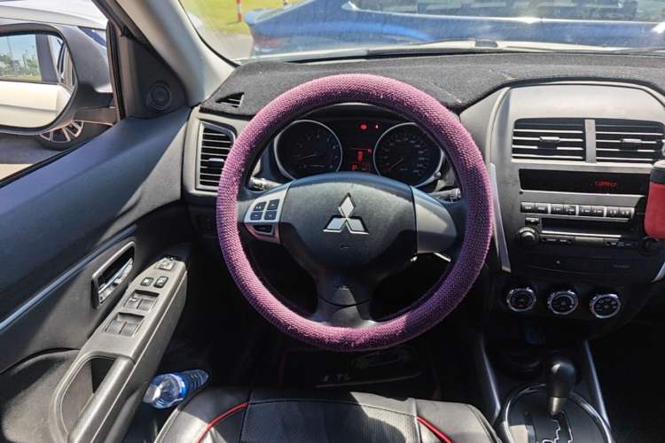 Used Mitsubishi ASX 2013 2.0L CVT Two-Wheel Drive Elite Edition Steering Wheel