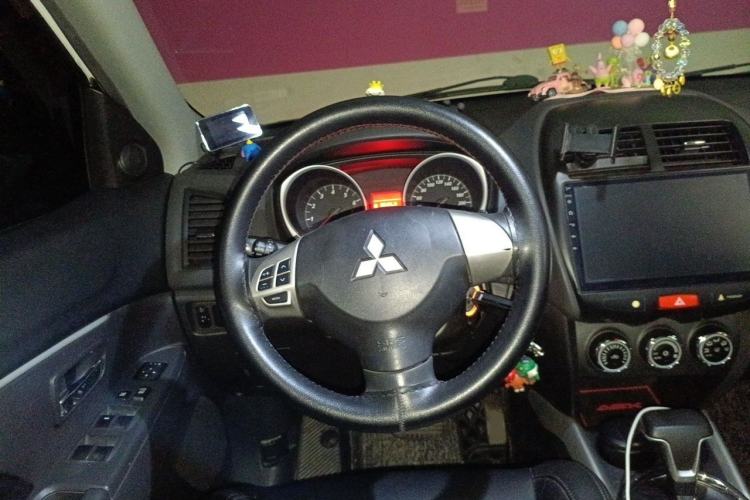 Used Mitsubishi ASX 2013 2.0L CVT Two-Wheel Drive Elite Edition Steering Wheel
