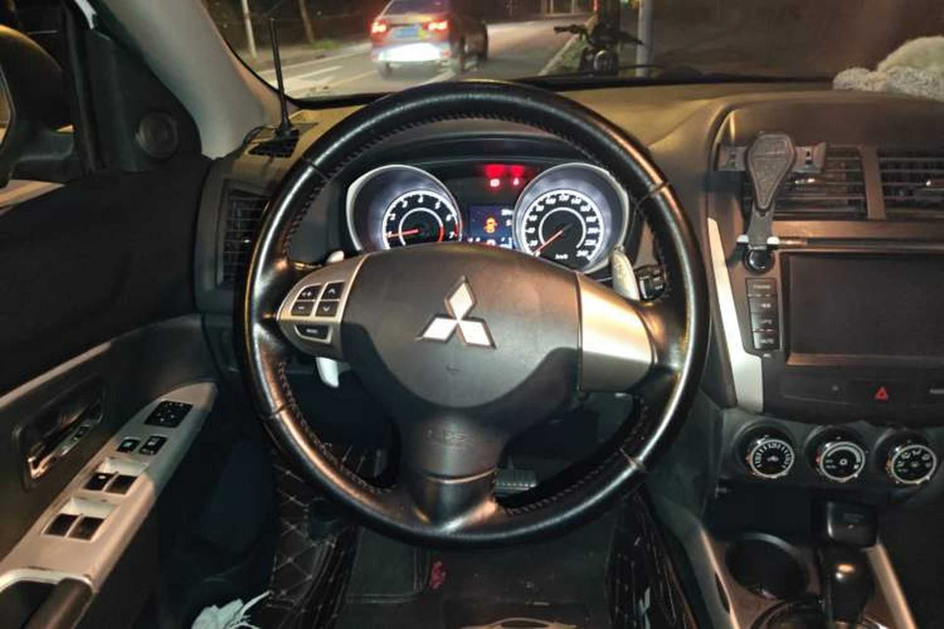 Used Mitsubishi ASX 2013 2.0L CVT Two-Wheel Drive Luxury Edition Steering Wheel