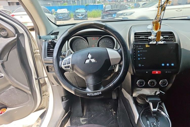 Used Mitsubishi ASX 2013 2.0L CVT Two-Wheel Drive Luxury Edition Steering Wheel