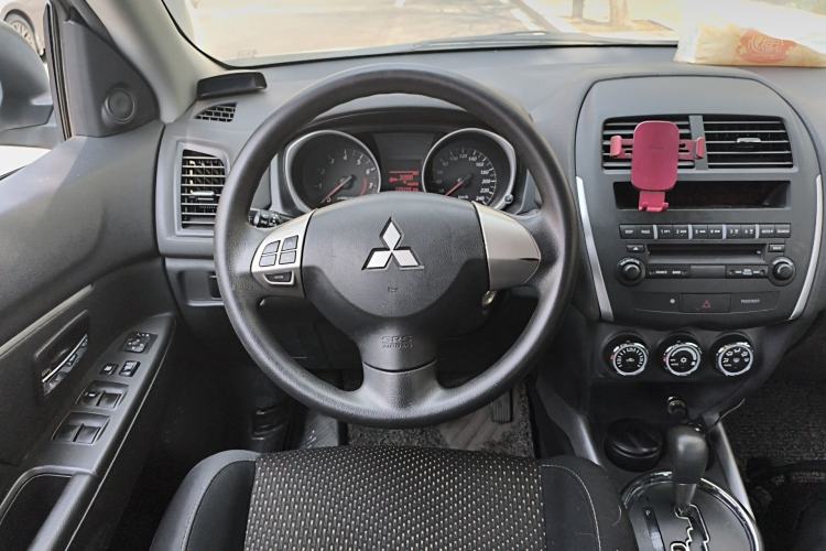 Used Mitsubishi ASX 2013 2.0L CVT Two-Wheel Drive Elite Edition Steering Wheel